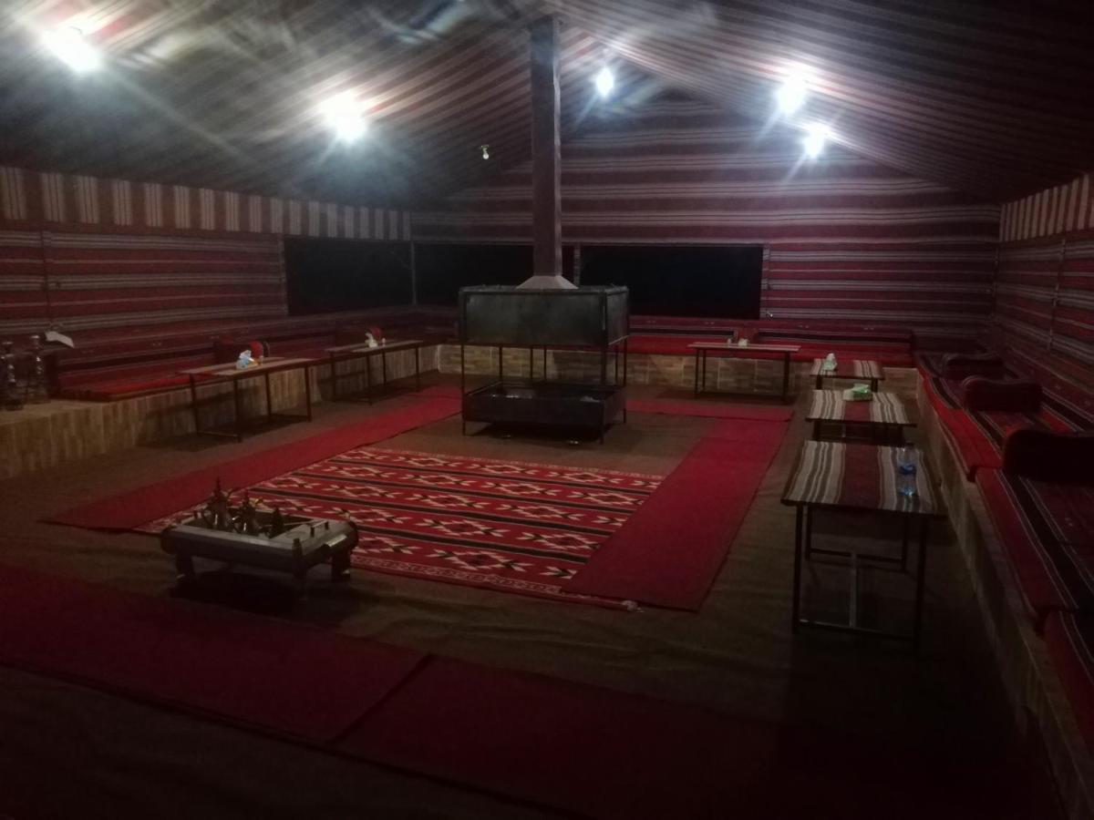 Wadi Rum Local Guide Camp ภายนอก รูปภาพ