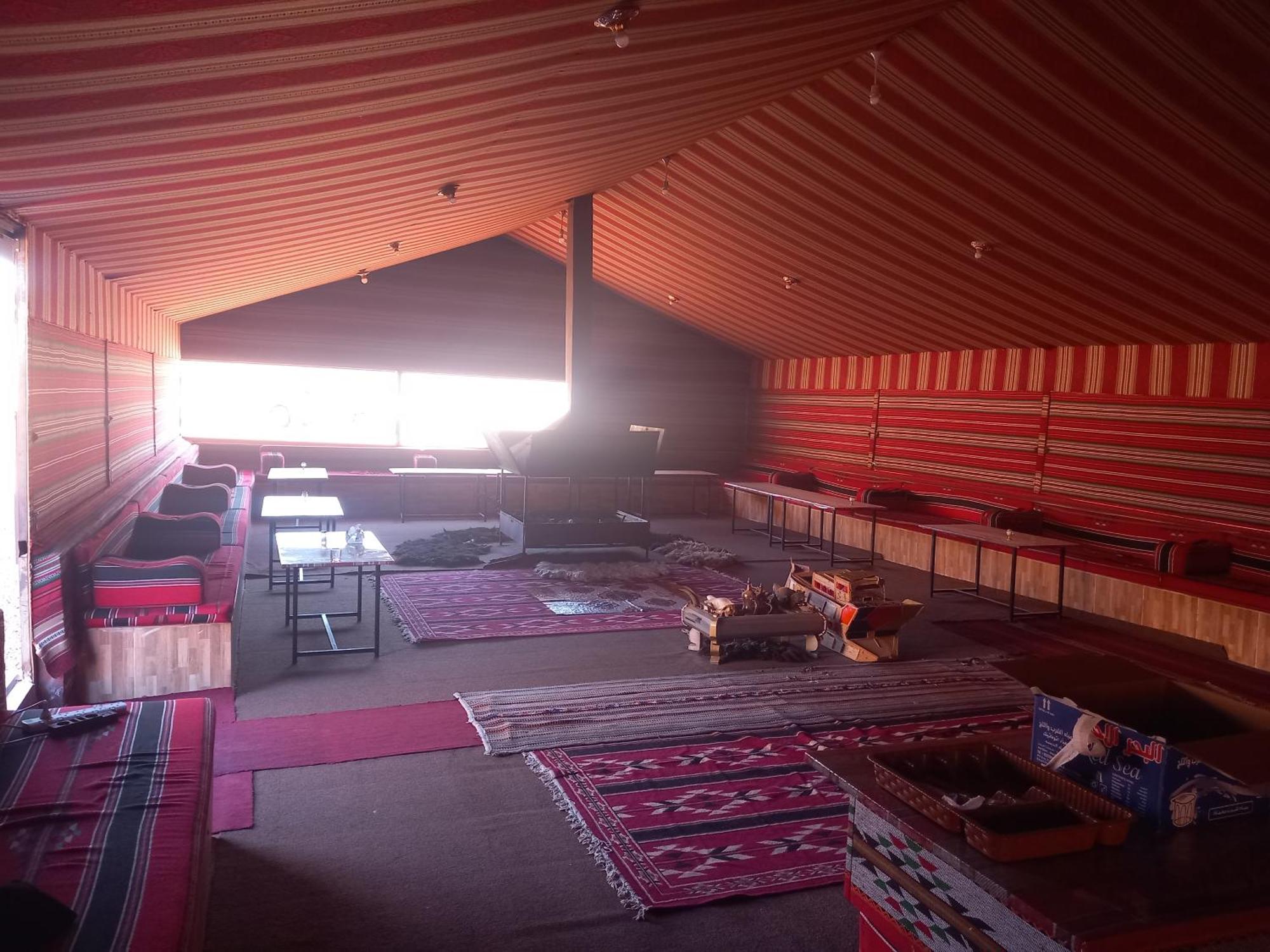 Wadi Rum Local Guide Camp ภายนอก รูปภาพ